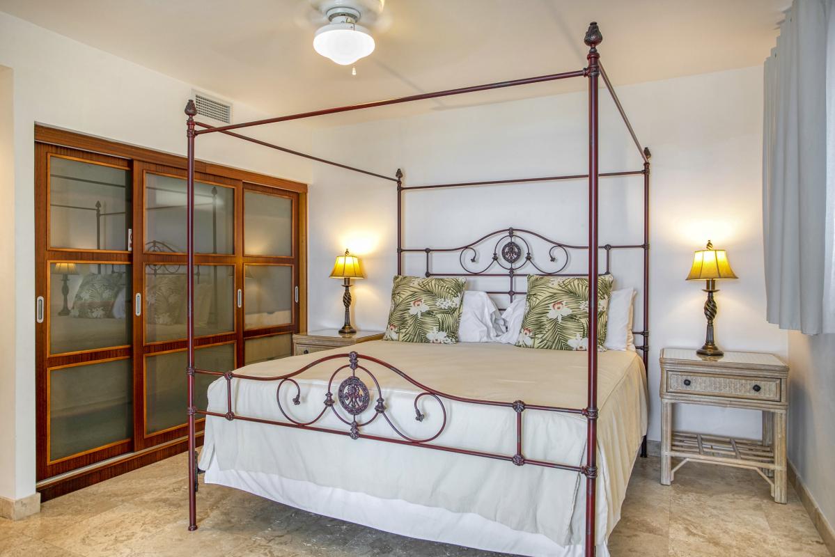 26_EtoiledeMer-Bedroom1_ villa 4 chambres piscine vue mer Cupecoy Saint Martin
